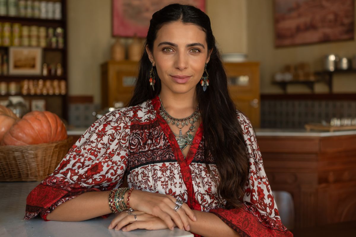 Após susto com a mãe, Salma (Rayssa Bratillieri) aceita casamento com Fuad (João Fernandes) em 'A Nobreza do Amor'