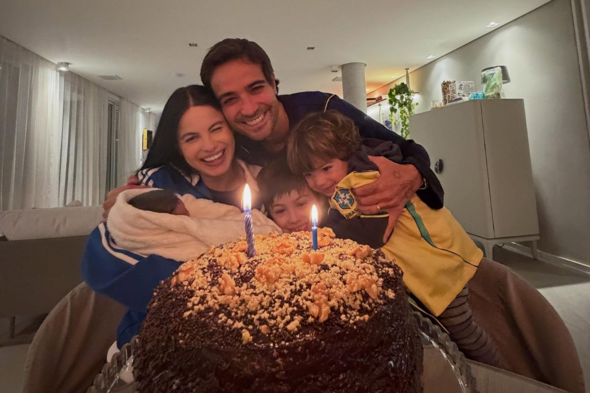 Shefany Brito com a família