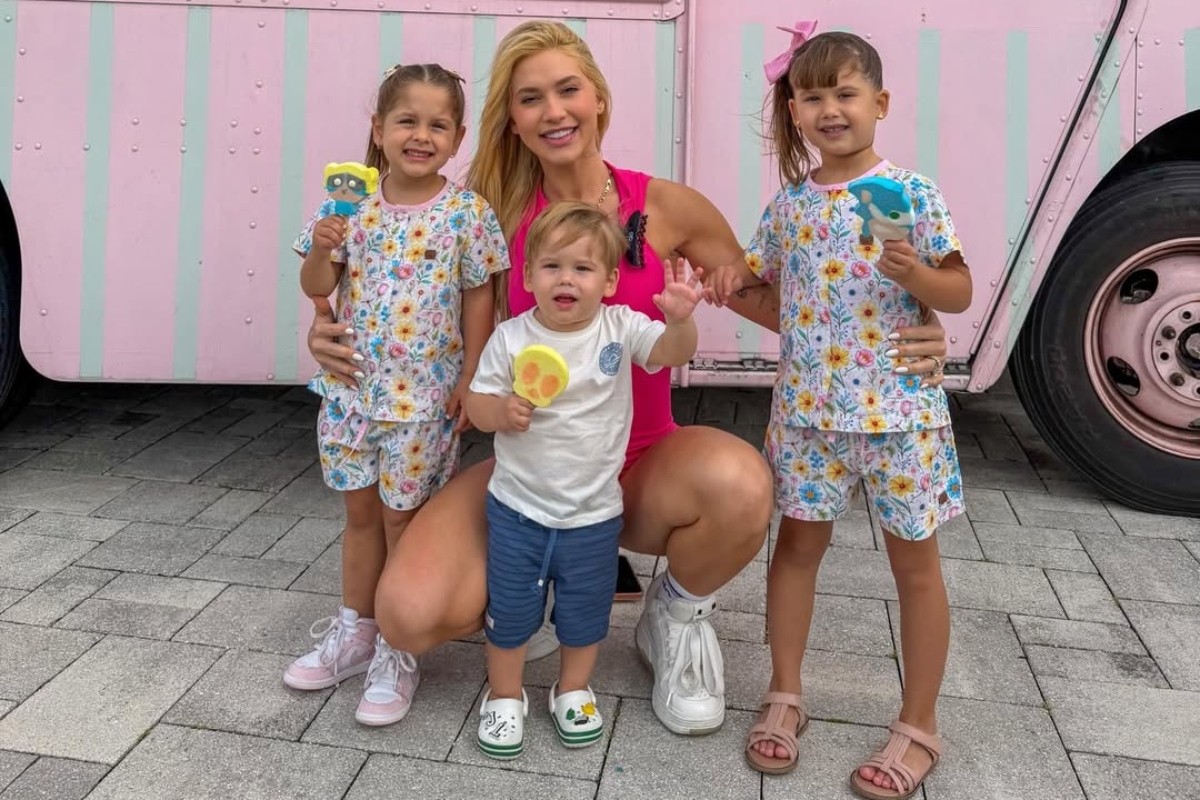Virginia Fonseca e os três filhos