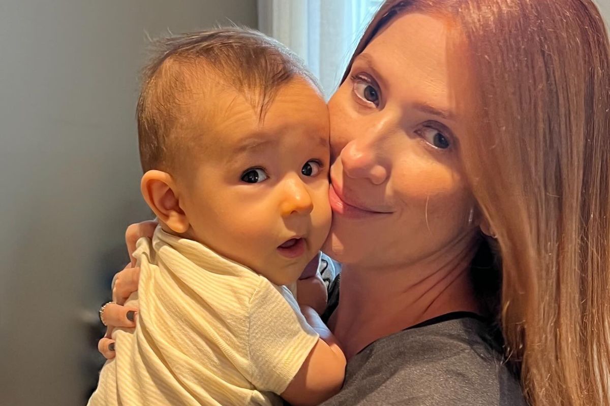Dani Calabresa com o filho