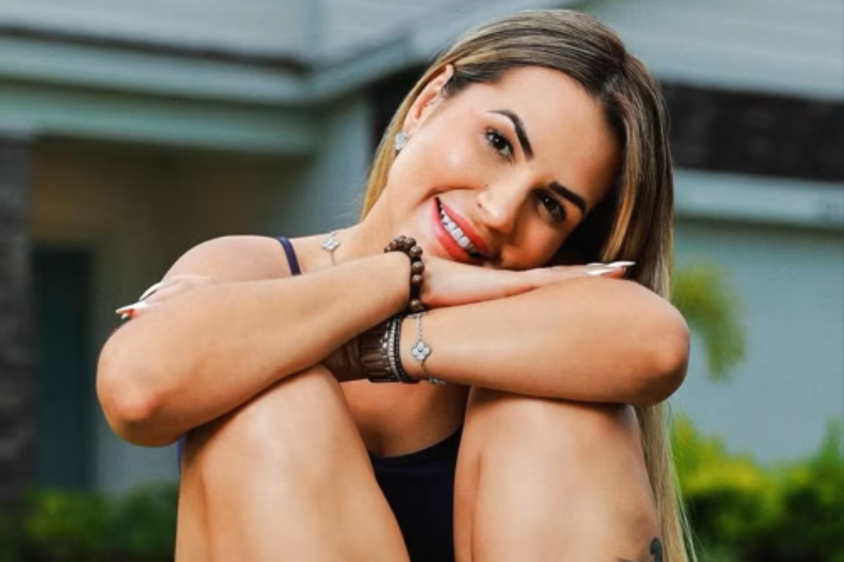 Deolane Bezerra