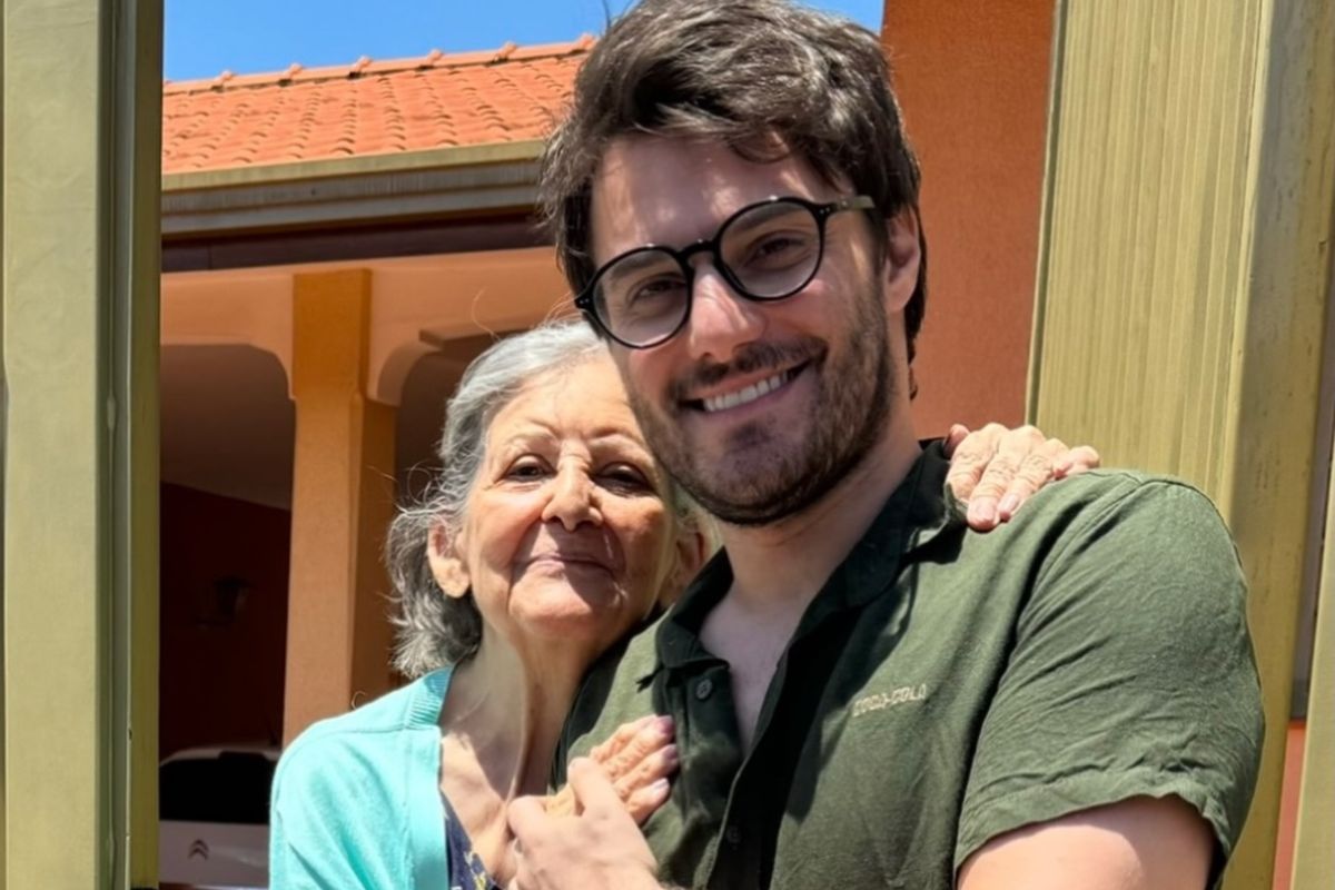 Hugo Bonemer com a avó
