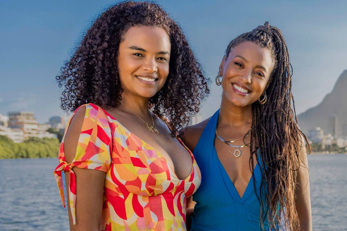 Juli (Lucy Ramos) e Bela (Sheron Menezzes) em Por Você
