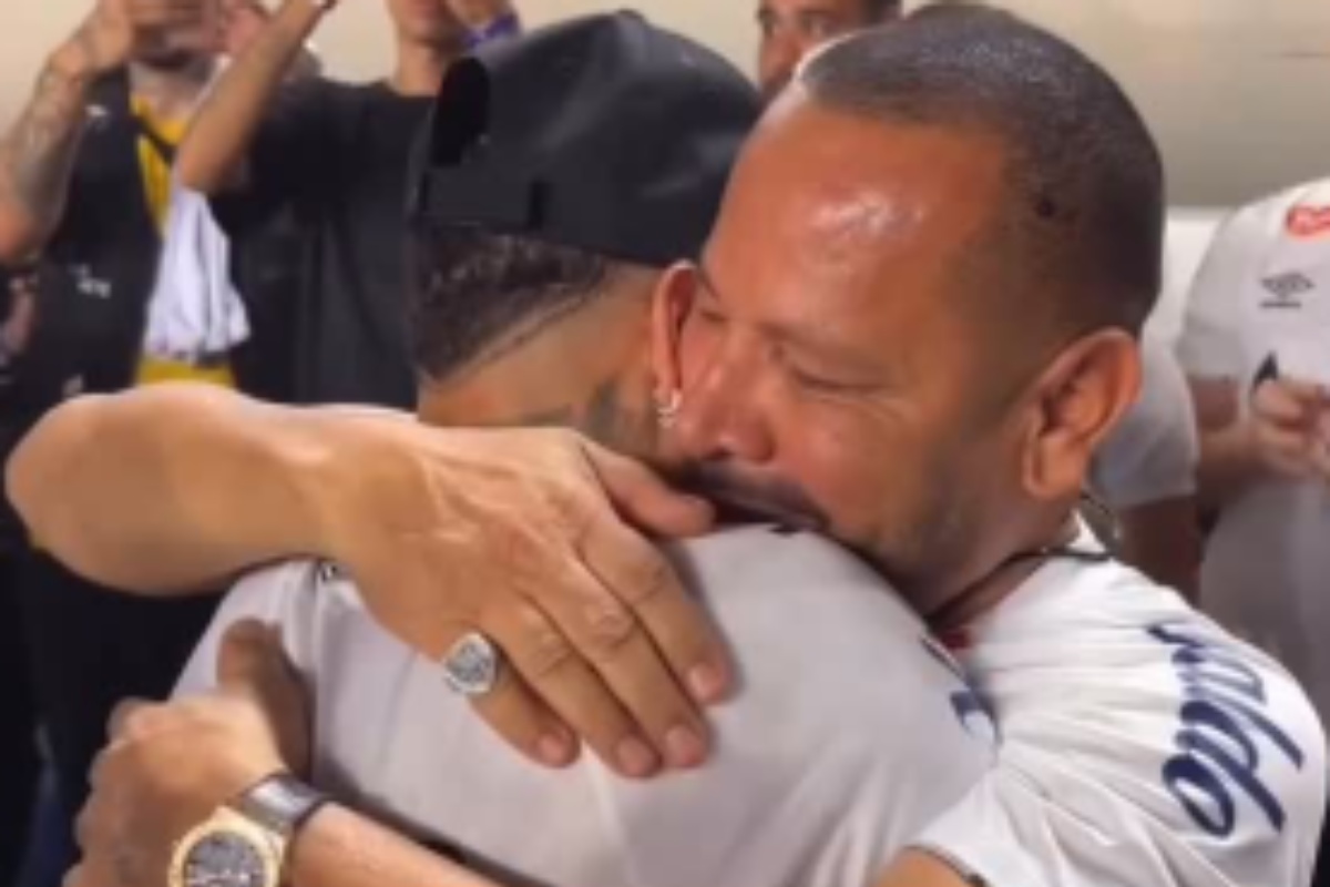 neymar pai abraçando o filho