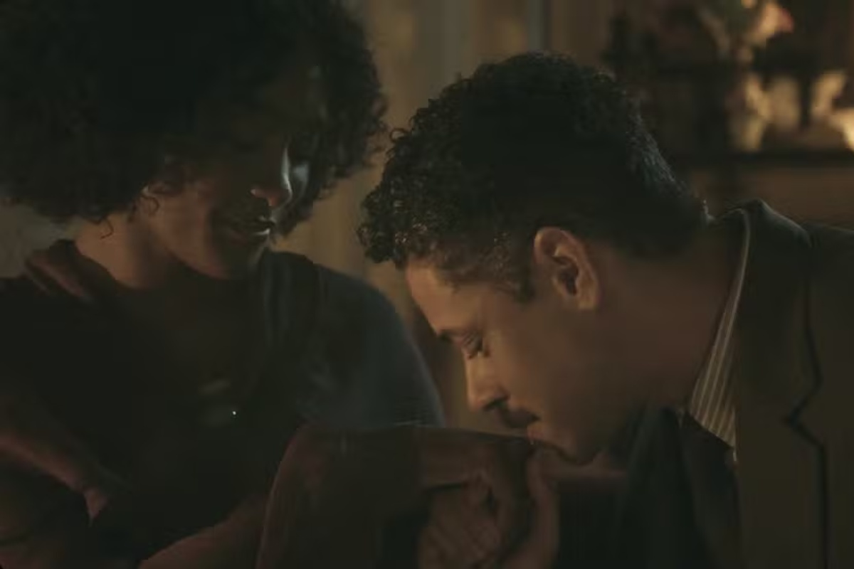 Niara (Erika Januza) confessa sua verdadeira identidade para Onildo (Paulo Lessa) em 'A Nobreza do Amor'