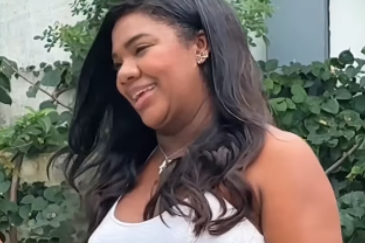 raquel brito em chá revelação