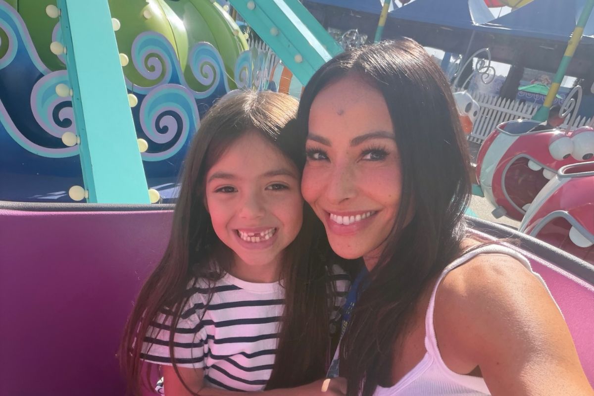 Sabrina Sato com a filha Zoe