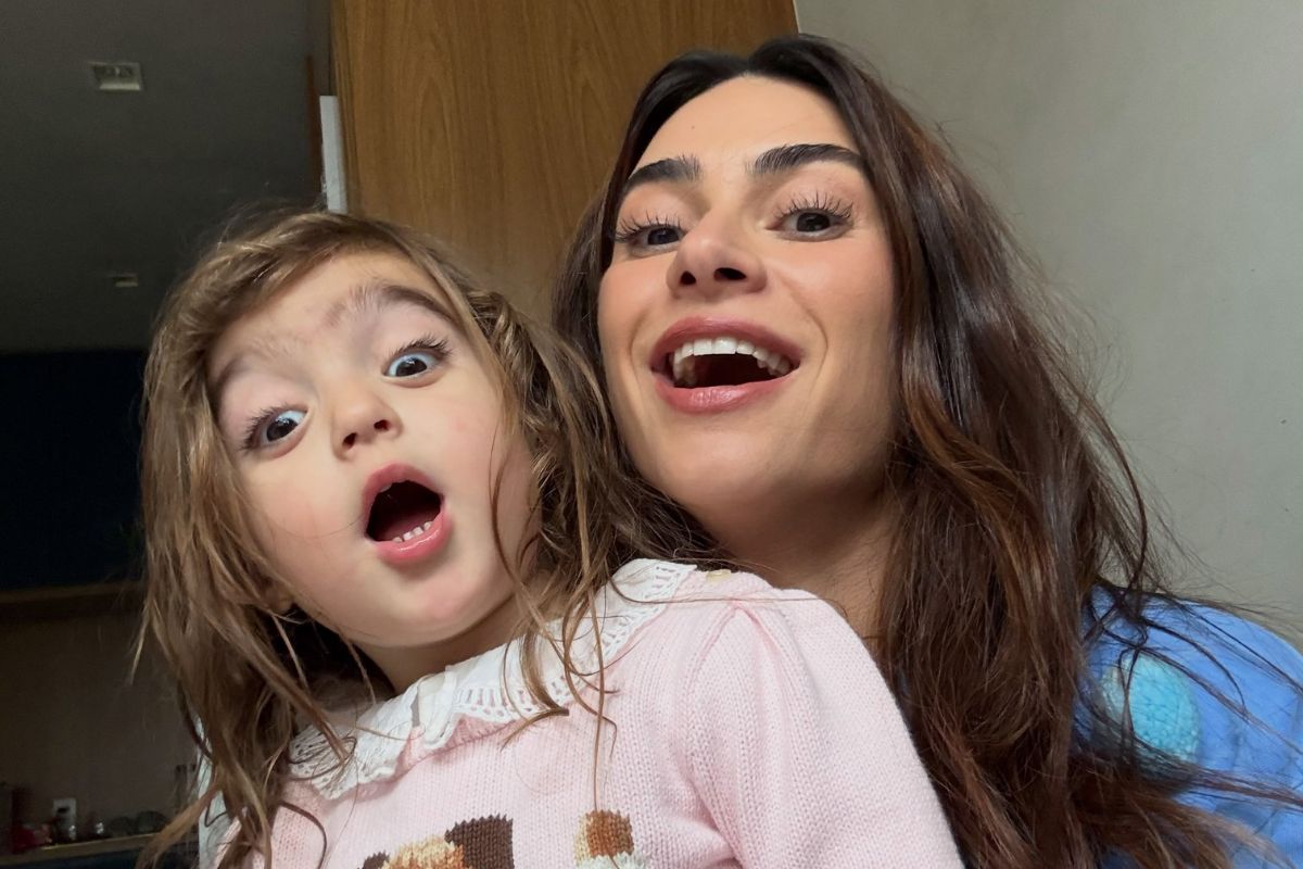 Thaila Ayala com a filha