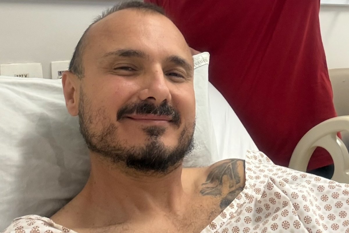Apresentador Murilo Soares internado