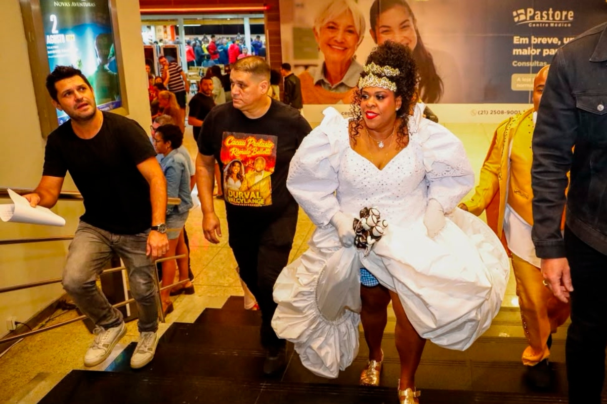 Cacau Protásio vestida de noiva