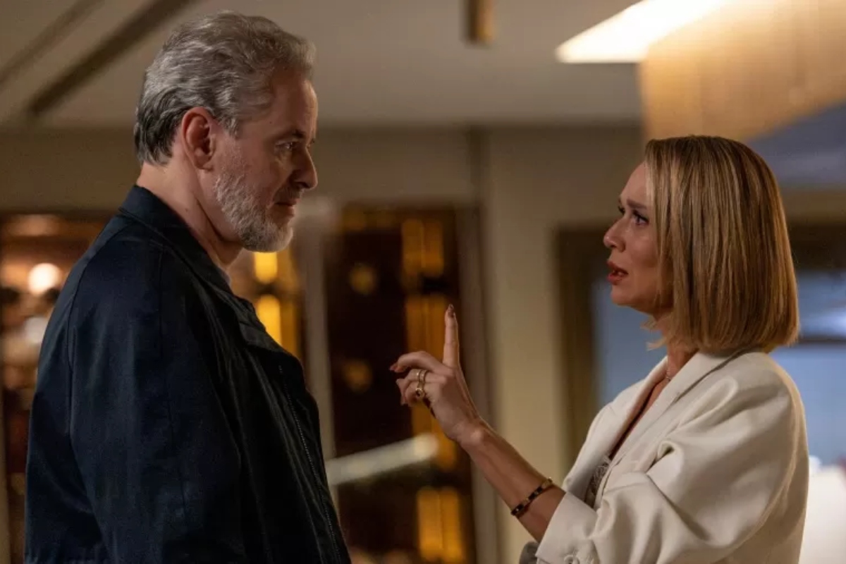 Dora (Mariana Ximenes) e Ademir (Dan Stulbach) têm conversa definitiva sobre fim do casamento em "Quem Ama Cuida"