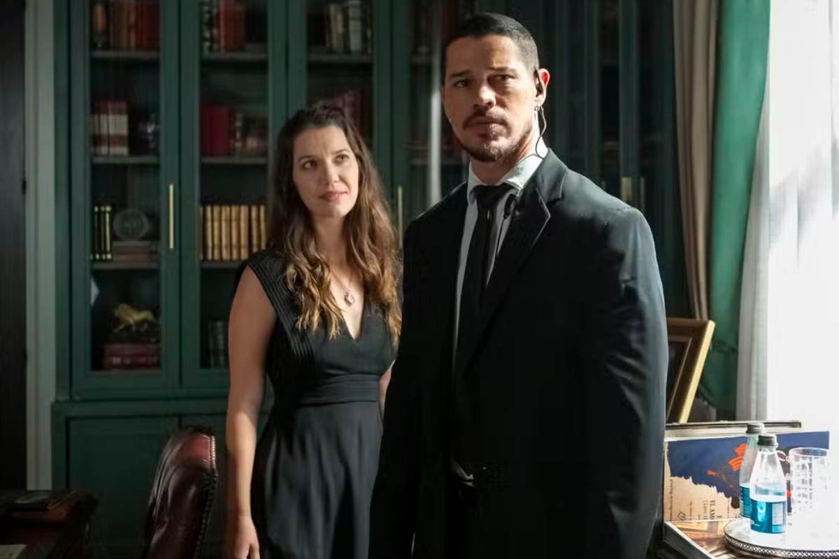 Iuri (José Loreto) recebe ajuda de Francesca (Nathalia Dill)
