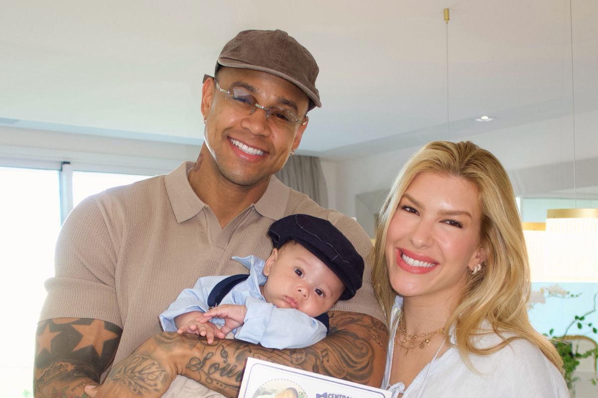 Lore Improta e Léo Santana com o filho Levi