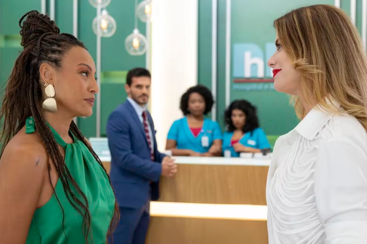 Bela (Sheron Menezzes) e Vanessa (Alinne Moraes)