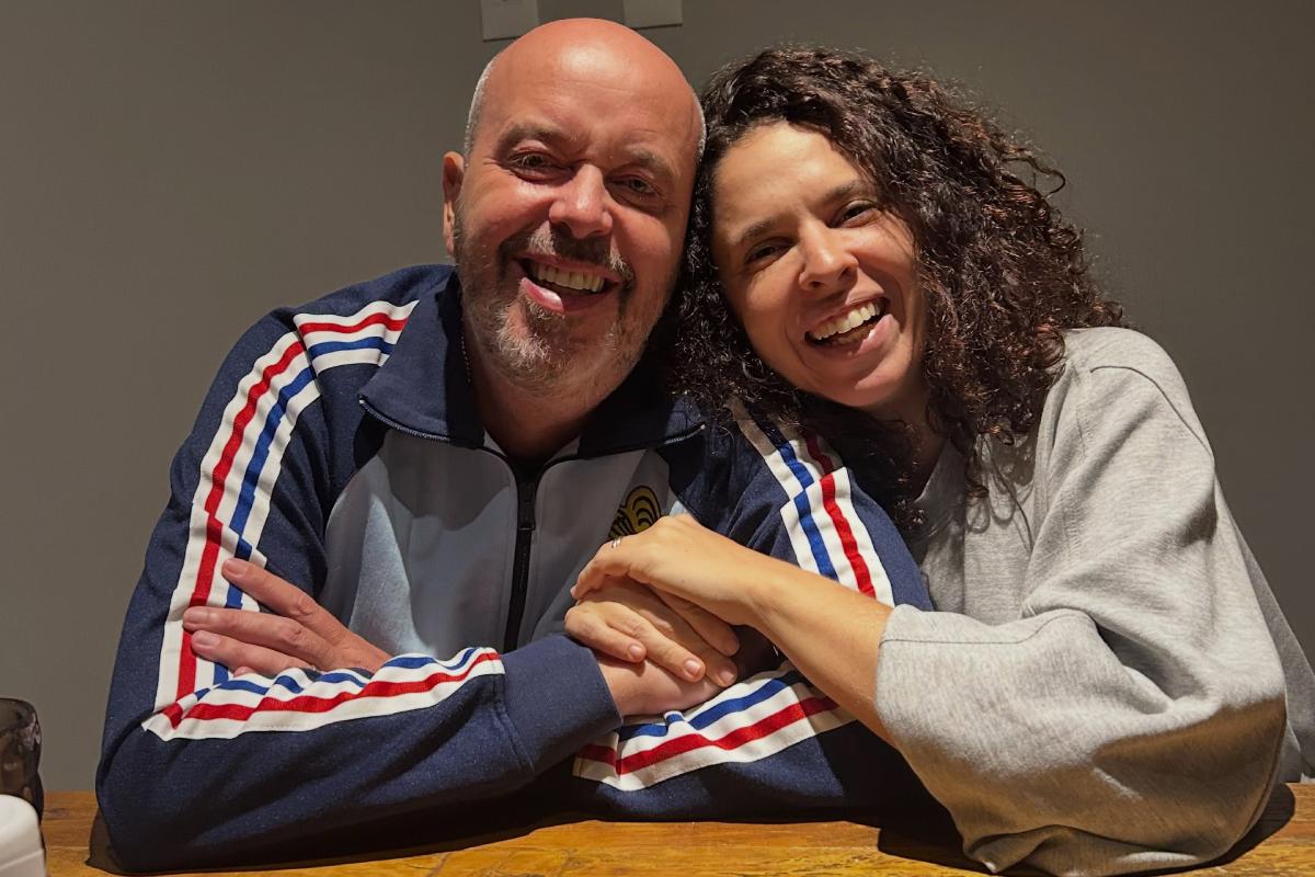 Alex Escobar junto da esposa