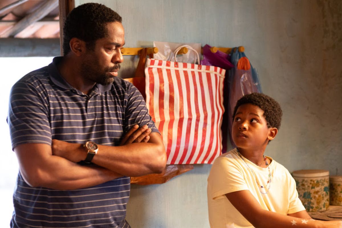 Batista (Lázaro Ramos) e Gugu (Yuri Gomes) em 'Feito Pipa'