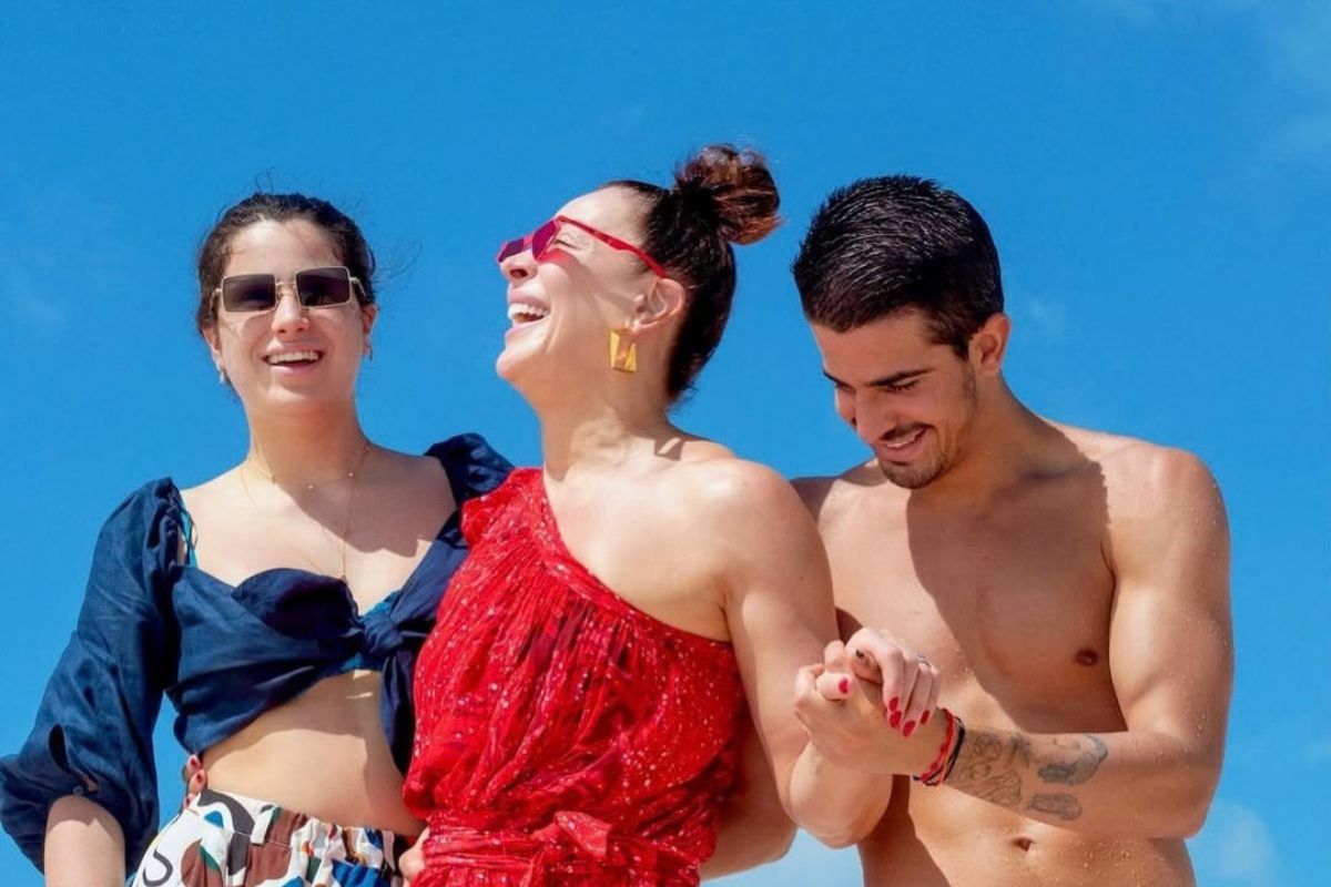 Claudia Raia com os filhos