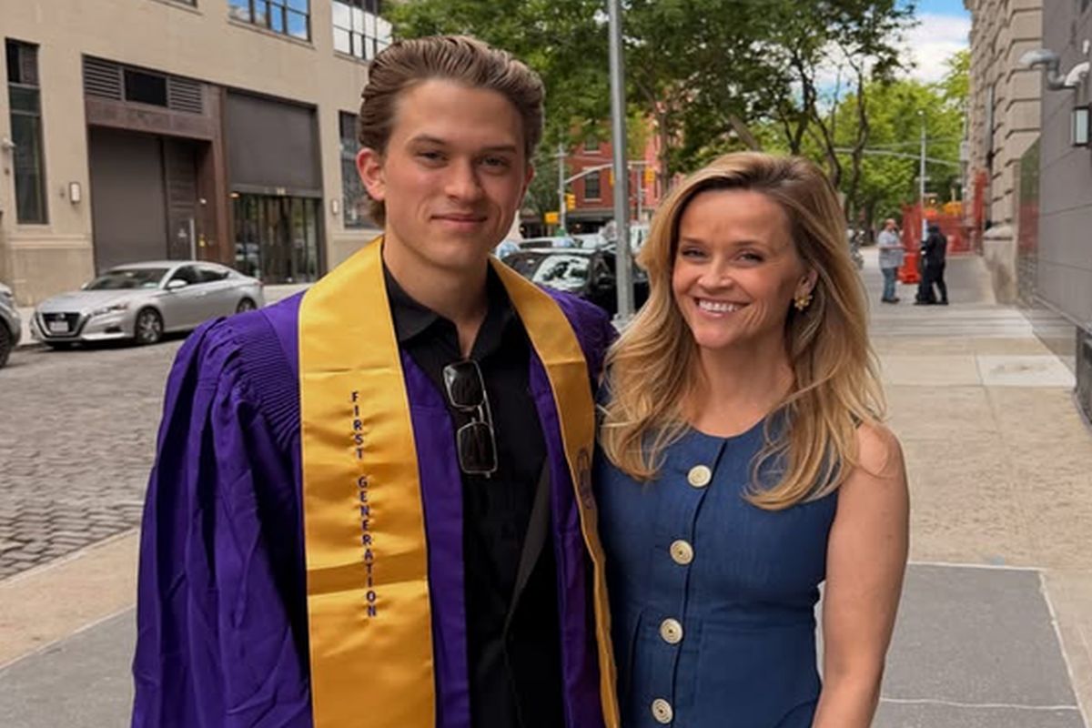 Deacon Phillippe em sua formatura com Reese Witherspoon
