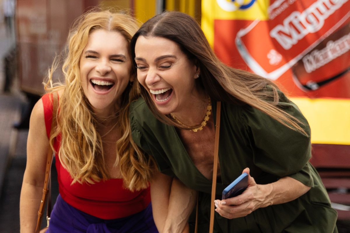 Julia (Mônica Martelli) e Clara (Ingrid Guimarães) em 'Minha Melhor Amiga'