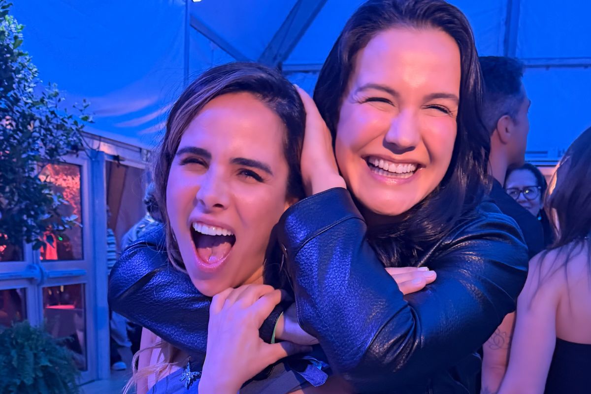 Kyra Gracie dando uma chave de braço em Wanessa Camargo