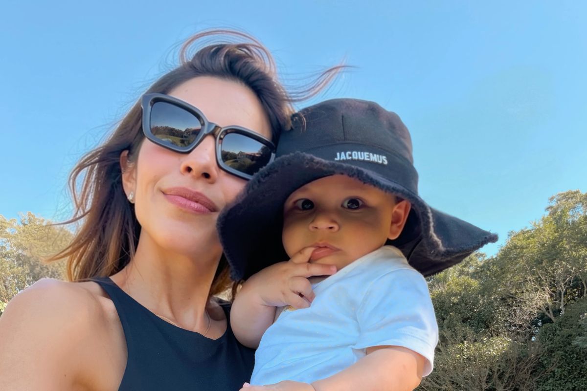 Mariana Rios com o filho