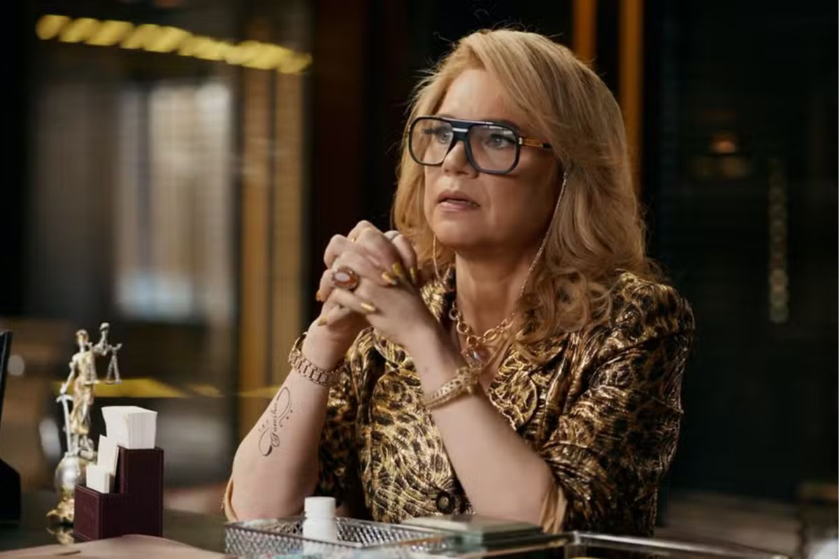 Pilar (Isabel Teixeira) em Quem Ama Cuida