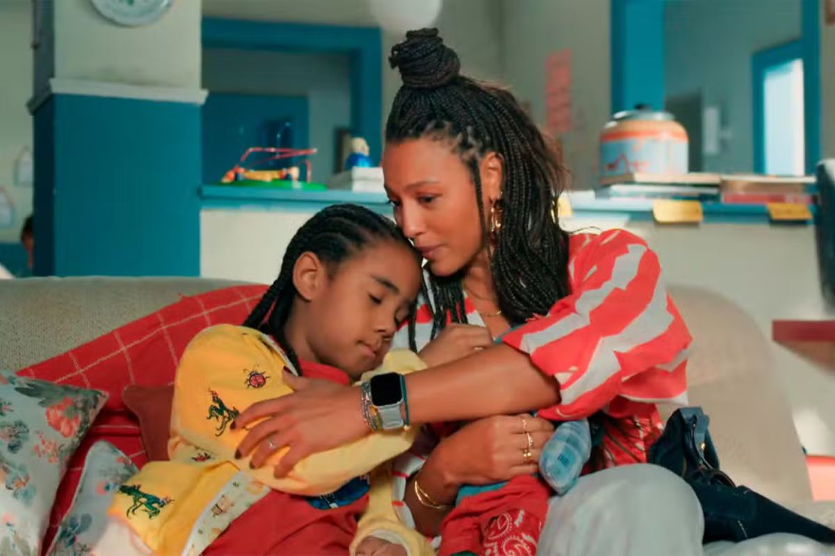 Samuca (Kadu Spinola) chama Bela (Sheron Menezzes) de mãe em 'Por Você'