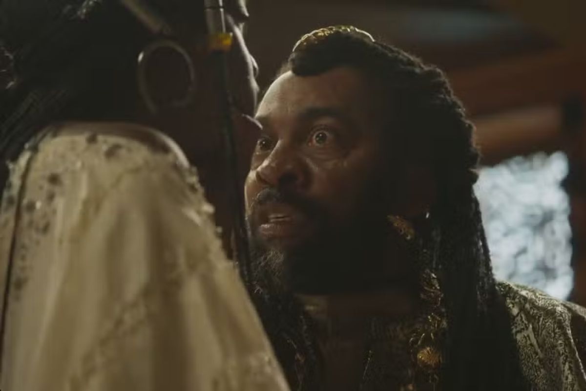 Jendal (Lázaro Ramos) se revolta com Binta (Lesliana Pereira) em 'A Nobreza do Amor'