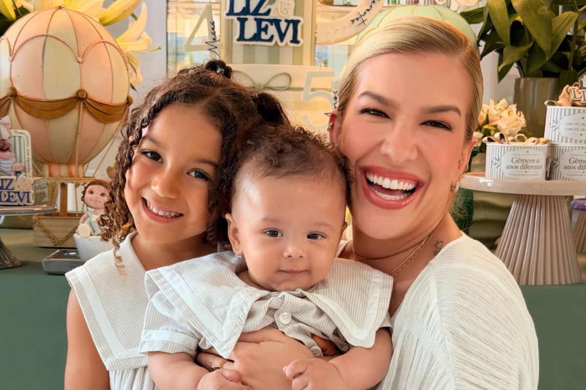Lore Improta com os filhos