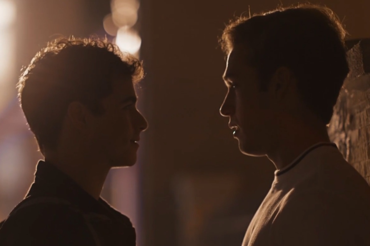 Mau Mau (João Victor Gonçalves) e Felipe (Pietro Antonelli) vivem romance 'slow burn' em “Quem Ama Cuida”