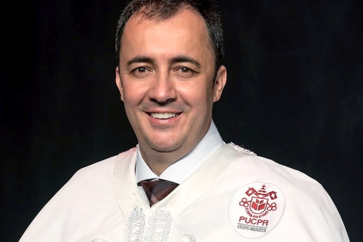 Morre Rogério Renato, reitor da PUC