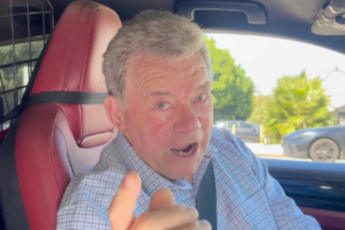 William Shatner leiloa pedra no rim pelo valor de R$ 375 mil